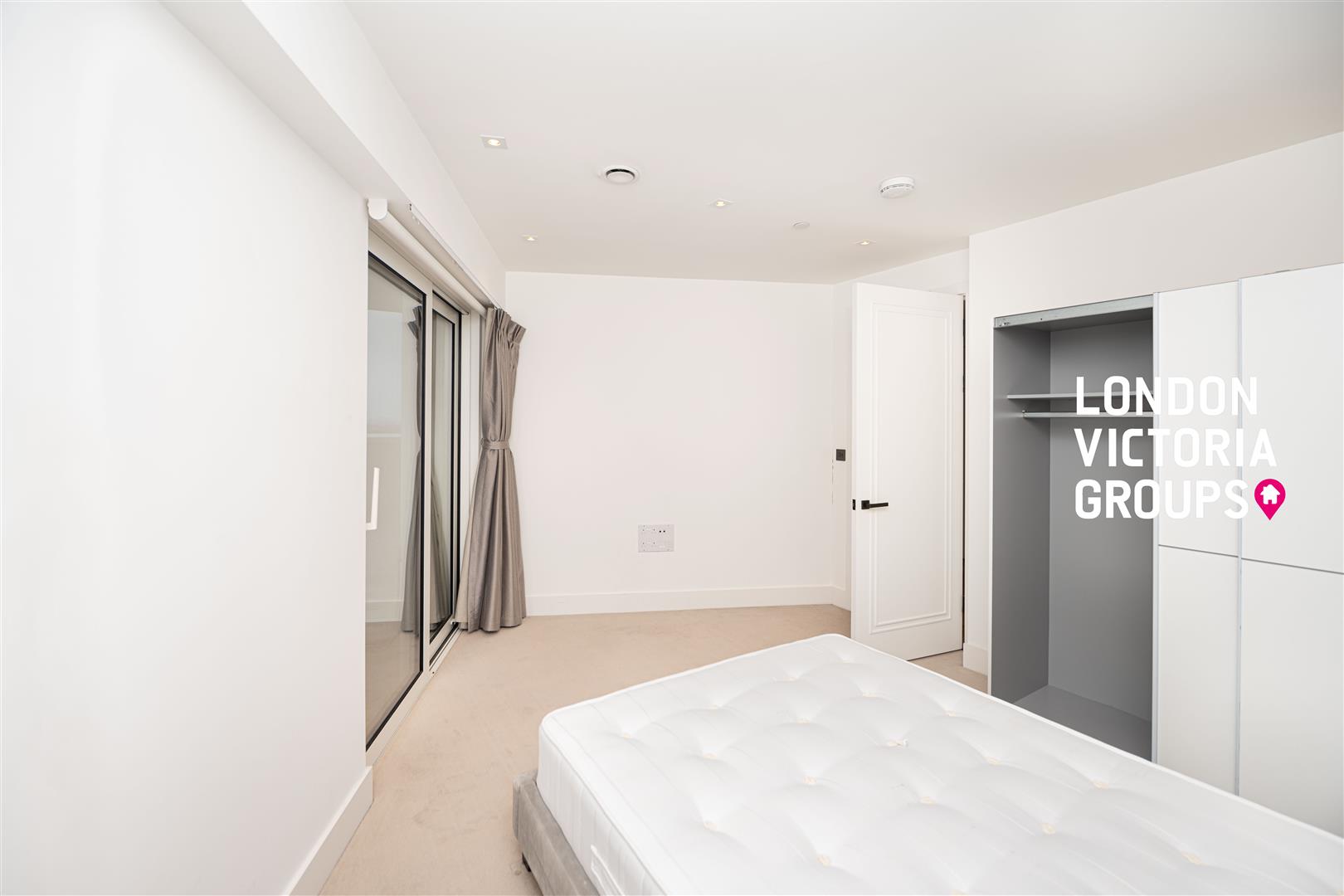 7A Exchange Gardens, London
